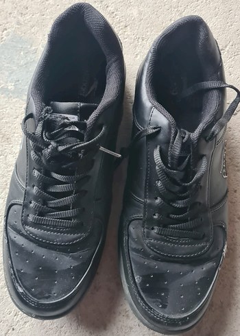 Slazenger Siyah Deri Gorunumlu Bagcikli Sneaker