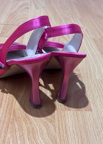 Diğer Pembe Stiletto Topuklu İşlemeli Gece Ayakkabısı