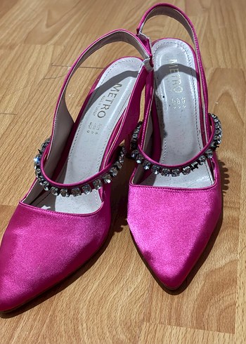 Pembe Stiletto Topuklu İşlemeli Gece Ayakkabısı
