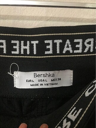 l Beden Bershka şort