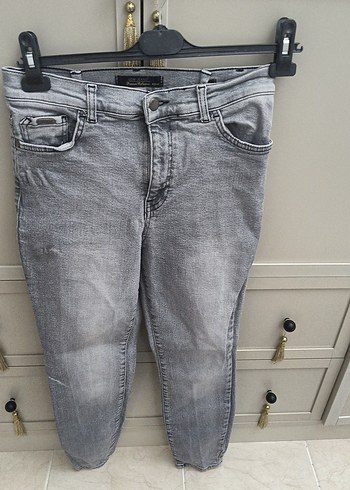 LC Waikiki Gri Yikamali Dar Kesim Jean