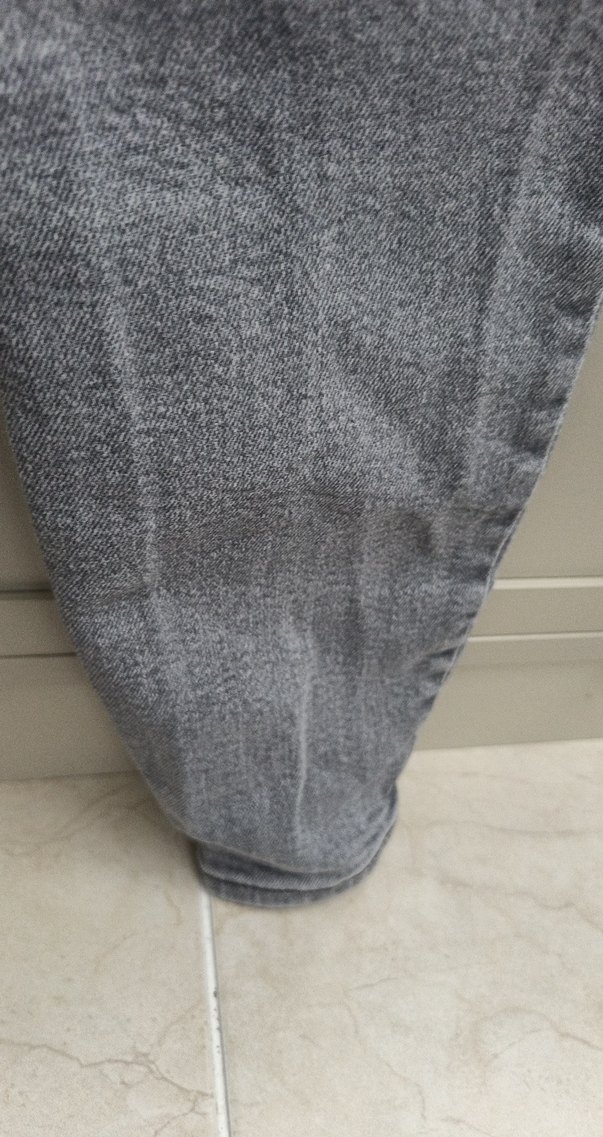 Gri Yıkamalı Dar Kesim Jean — görsel 6/7