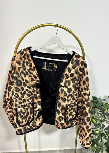 Leopar desenli Mont