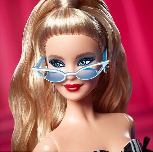  Beden Renk Barbie 65.Yıl Özel Koleksiyon Bebeği