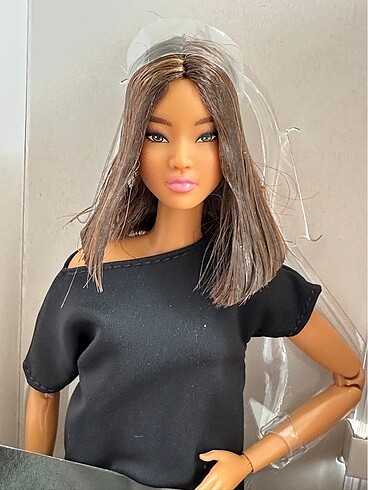 Barbie Barbie Basics İkonik Koleksiyon Bebekler