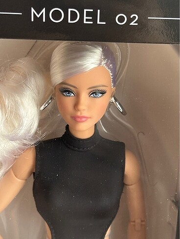 Beden Barbie Basics İkonik Koleksiyon Bebekler
