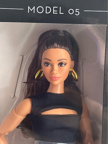 Beden Barbie Basics İkonik Koleksiyon Bebekler - Siyahi