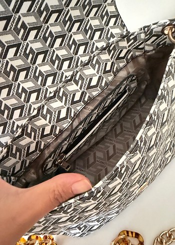 Gri Zincir Detaylı Kadın Omuz Çantası - Görsel 3