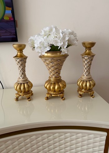 Parlak Beyaz Çiçekli Altın Renk Vazo - Görsel 3