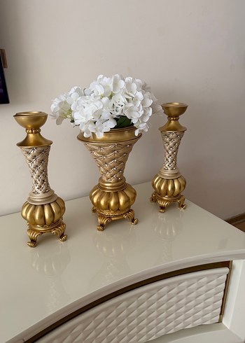 Parlak Beyaz Çiçekli Altın Renk Vazo - Görsel 4