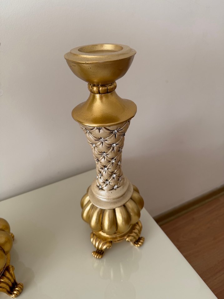 Parlak Beyaz Çiçekli Altın Renk Vazo - Görsel 2