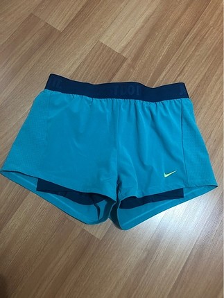 Nike spor şortu