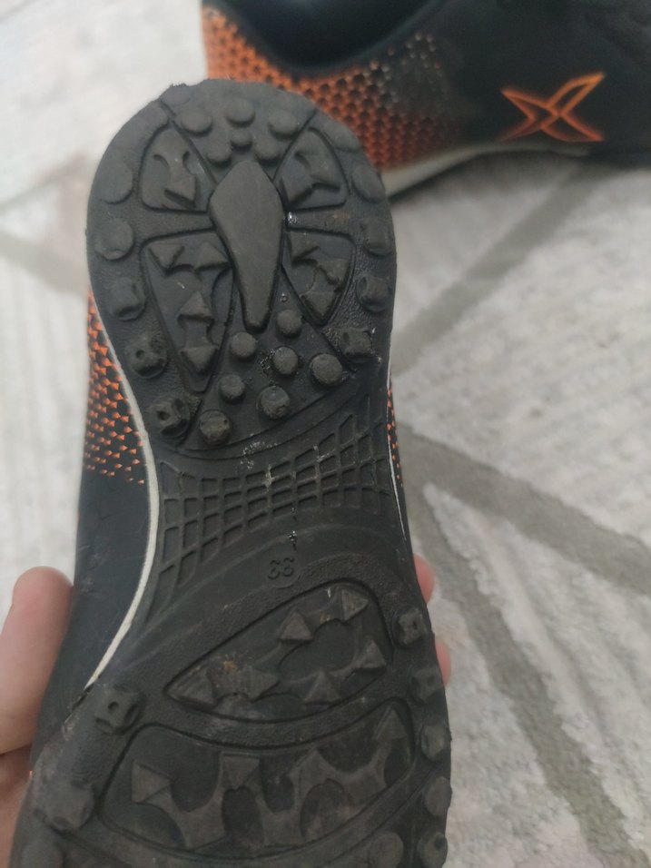 Erkek Turuncu Yılan Desenli Futbol Ayakkabısı - Görsel 2