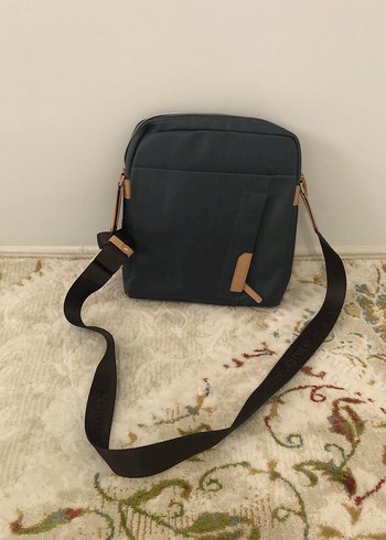 Samsonite Sik Ve Pratik Lacivert Capraz Canta