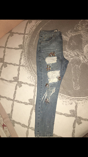 Taşlı Jean