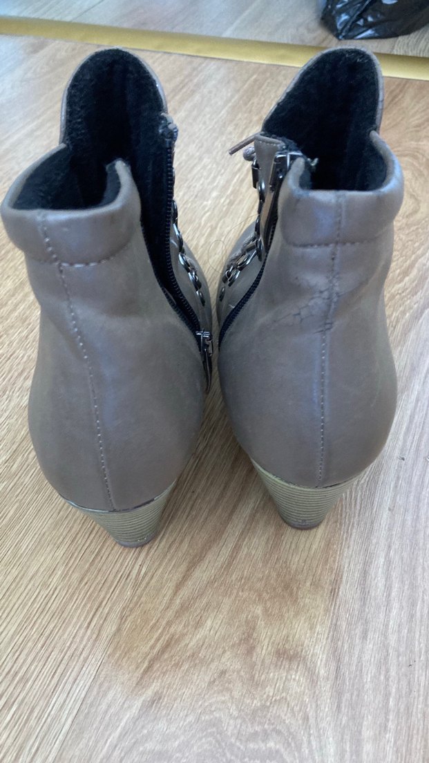 Bej Süet Kadın Dolgu Topuk Bot - Görsel 3