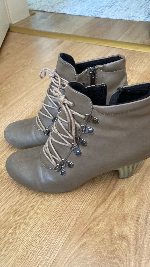 Bej Süet Kadın Dolgu Topuk Bot - Görsel 2