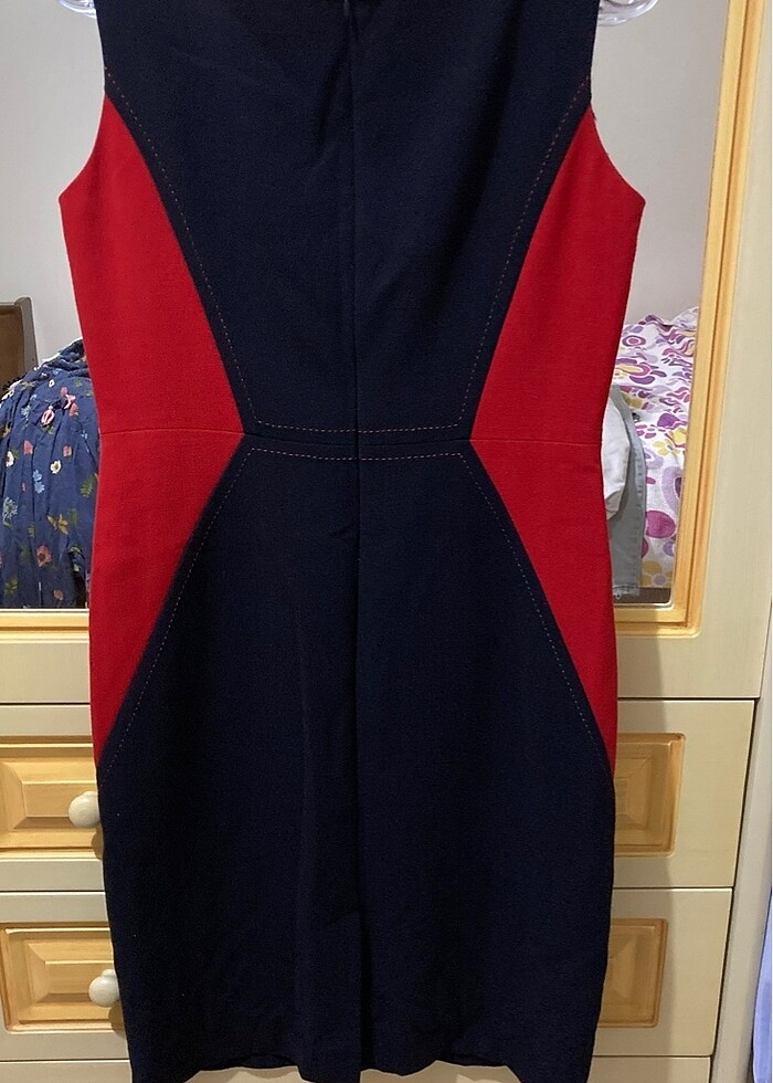 Yırtmaç detaylı elbise - Görsel 2