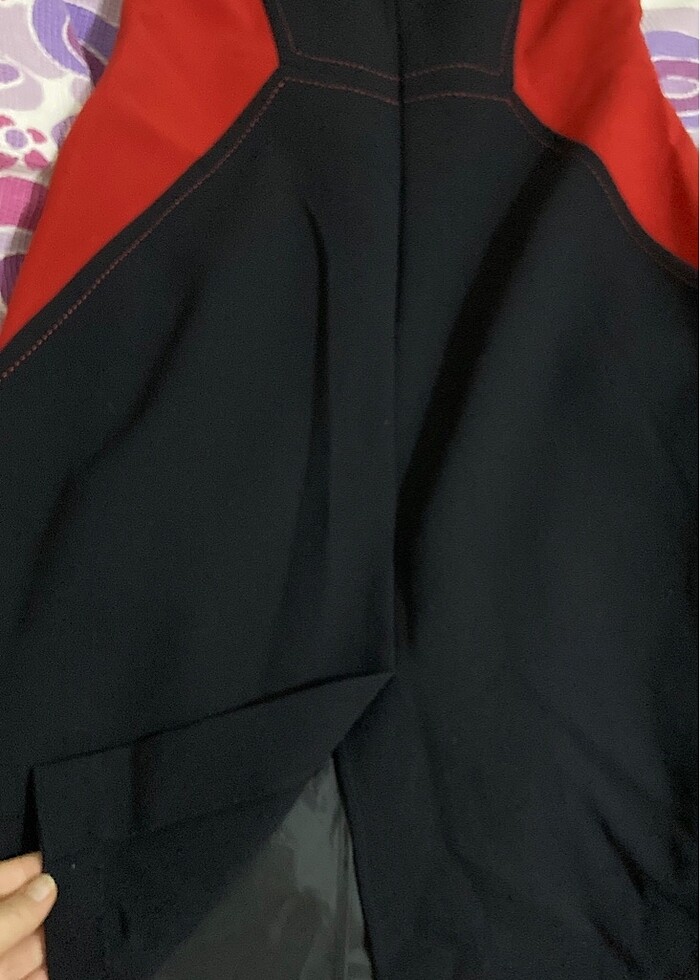 Yırtmaç detaylı elbise - Görsel 5