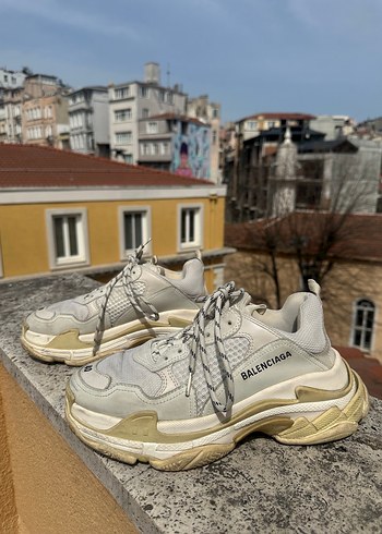 Balenciaga Ekru Sneaker