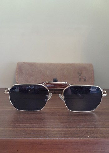 Persol Sik Ve Modern Altin Tonlu Gunes Gozlugu