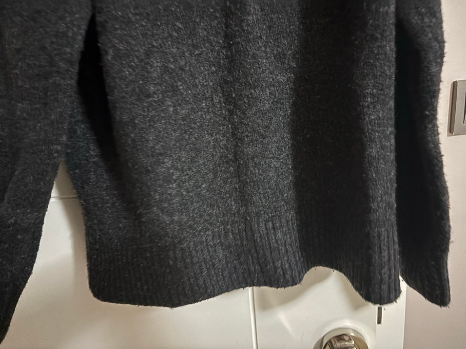 Siyah Düşük Omuz Örgü Kadın Kazak - Görsel 3