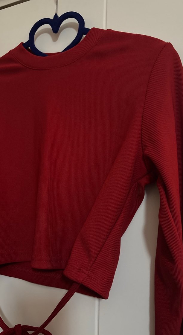 Kırmızı Uzun Kollu Crop Top - Görsel 3