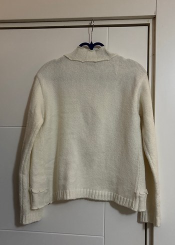 Beyaz Volanlı Kadın Triko Hırka - Görsel 5