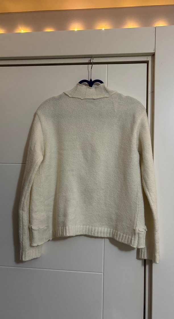 Beyaz Volanlı Kadın Triko Hırka - Görsel 5