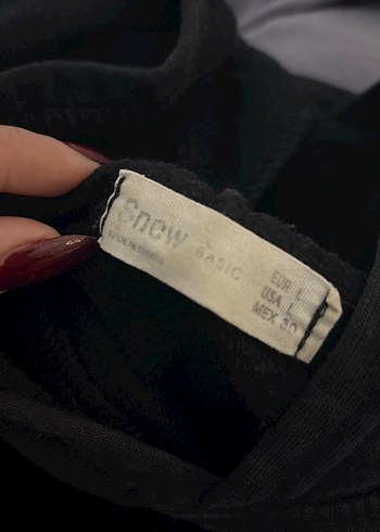 Siyah kapüşonlu arkası ve önü yazıllı sweat - Görsel 6