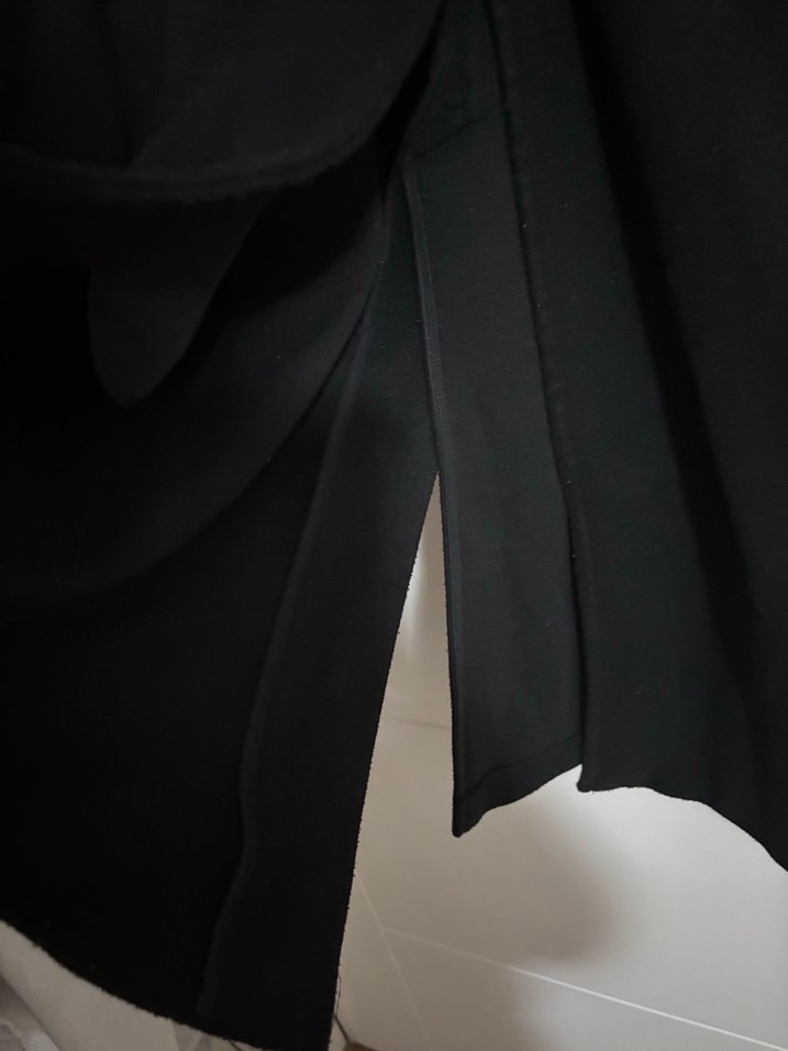 Bershka Siyah Tek Düğmeli Uzun Kaban - Görsel 5