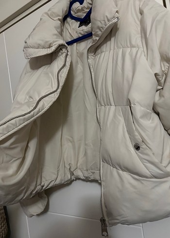 Bershka Beyaz Şişme Mont - Görsel 9