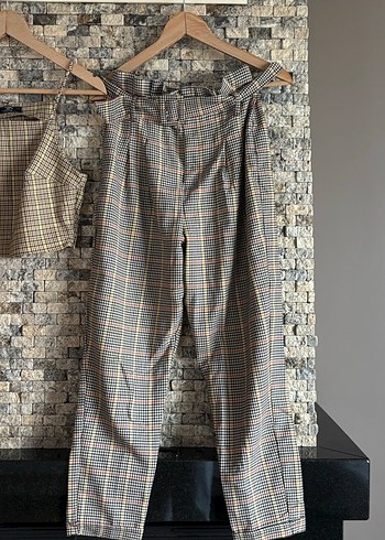 Ekoseli Gri Kemerli Kadın Kumaş Pantolon ve Crop - Görsel 4