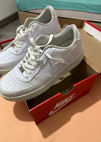 Nike Beyaz Sneaker