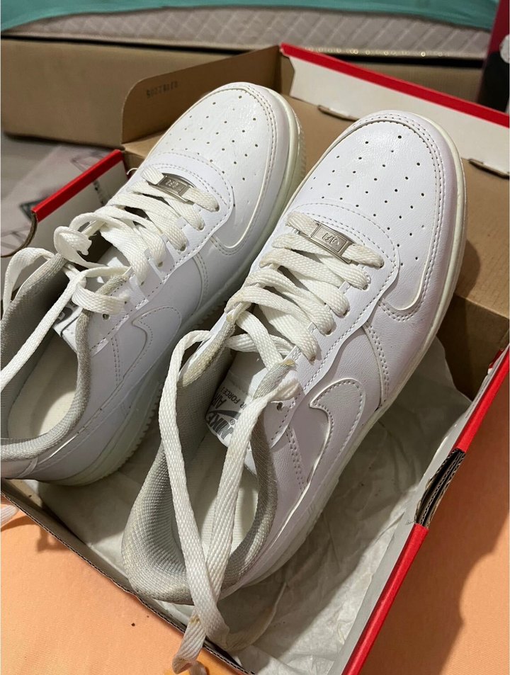 Nike Beyaz Sneaker — görsel 2/4