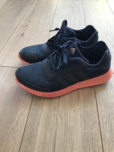 36,5 Beden Adidas çocuk kadın spor ayakkabısı