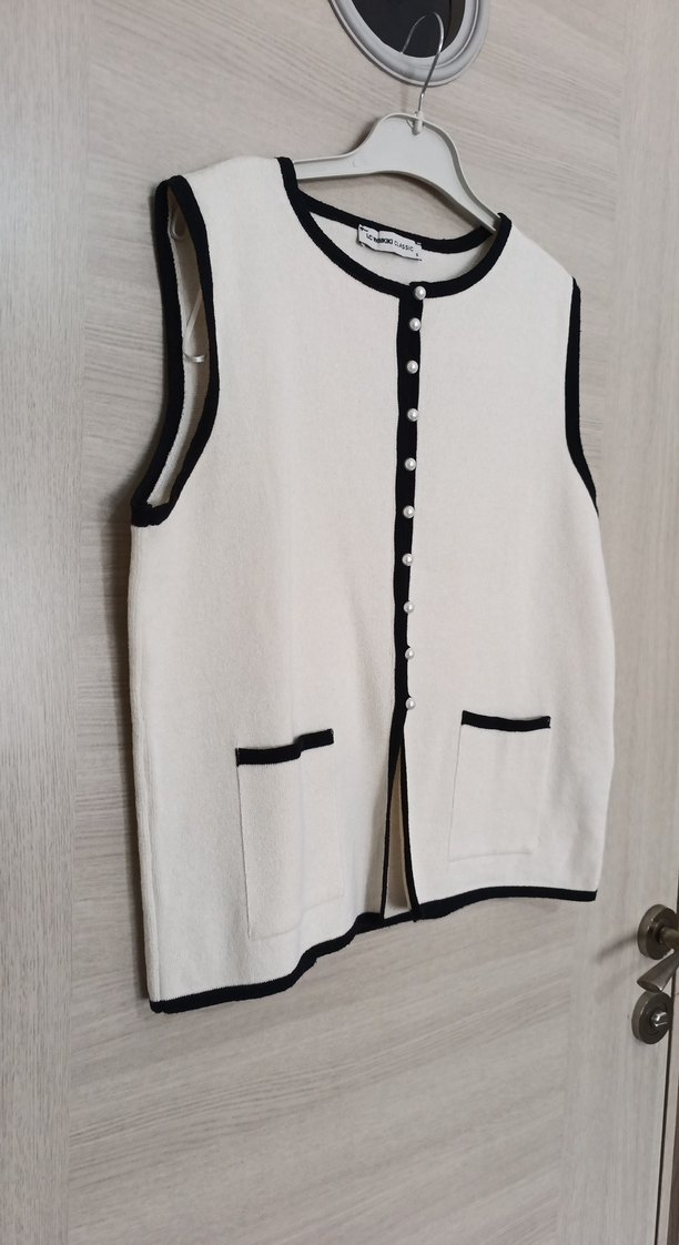 Düğmeli Beyaz Kadın askılı - Görsel 2