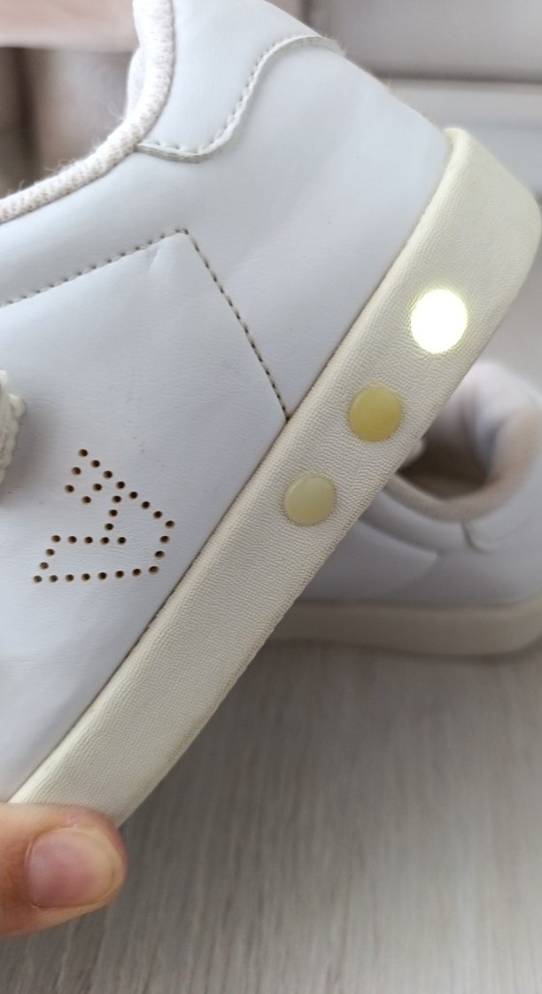 Çocuk spor ayakkabı ışıklı - Görsel 2