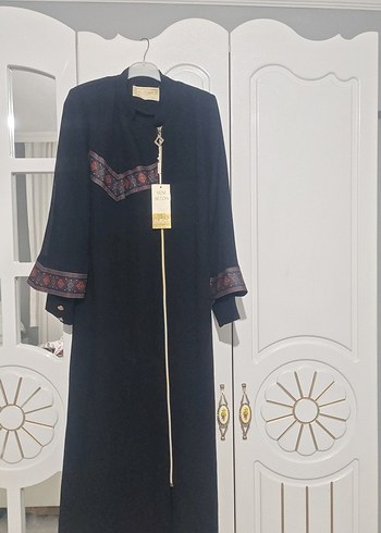 Trendyol & Milla Siklik Ve Rahatlik Siyah Ferace
