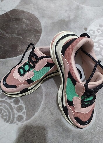 BALENCIAGA 40 NUMARA SPOR AYAKKABI
