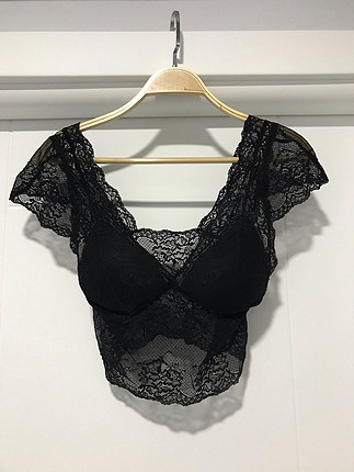 Bralet sırtı açık