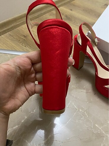 40 Beden kırmızı Renk Dünyanın en rahat ayakkabısı
