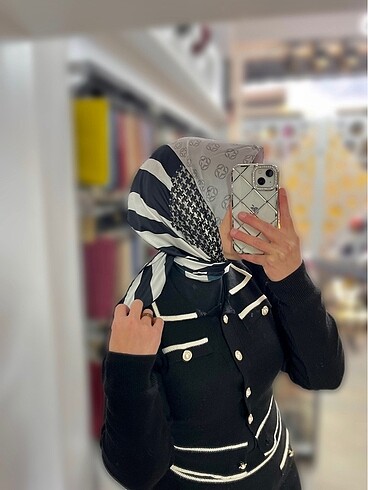 Aker eşarp
