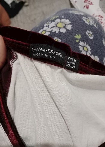 m Beden Bordo Kollu Beyaz Pamuklu Kadın Tişört