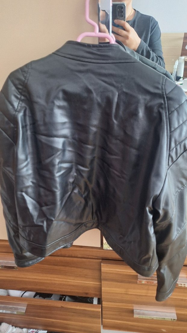 Şehir Stiline Siyah Deri Biker Ceket — görsel 3/5