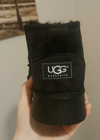 Ugg Siyah Kisa Bot