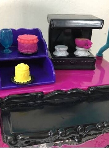 Beden Renk Monster High cafe figür kahve makinesi