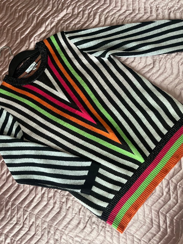 Çok Renkli Çizgili twist Kazak - Görsel 2