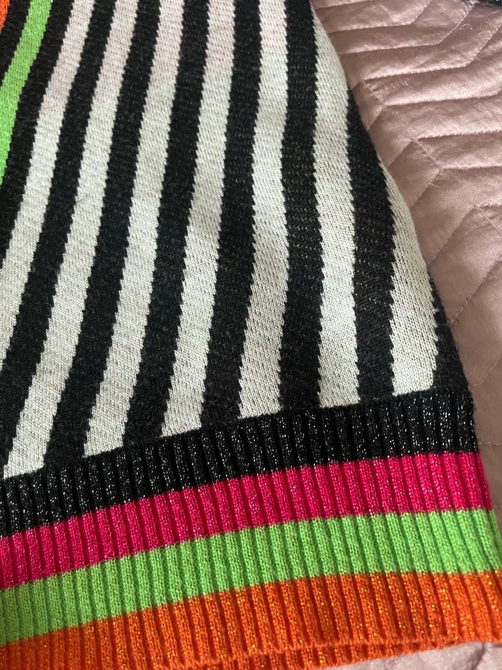 Çok Renkli Çizgili twist Kazak - Görsel 4