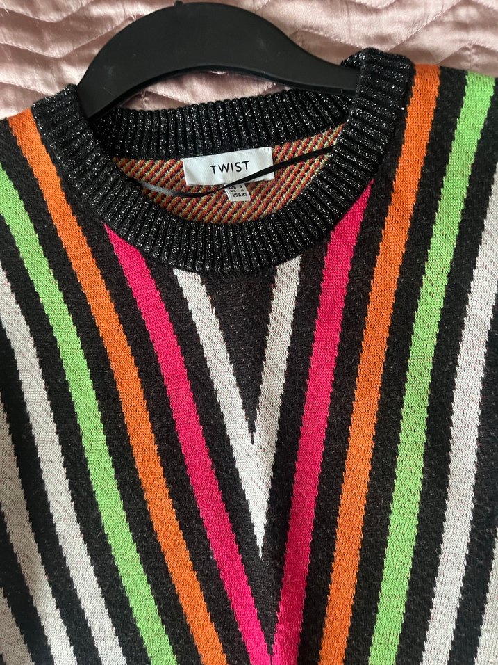 Çok Renkli Çizgili twist Kazak - Görsel 3